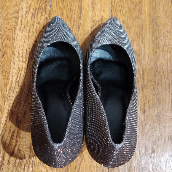 🎉🎇❄️NWT Bronze NightOut Heels🎊🔥 - Picture 3 of 8